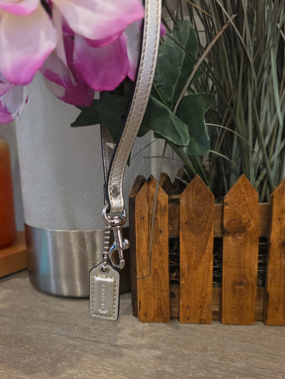 Coach Y2K Metallic Silver Mini Hangtag And Strap Like New